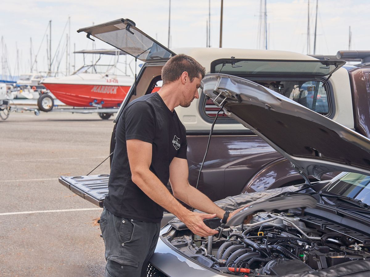<b>Car servicing</b>